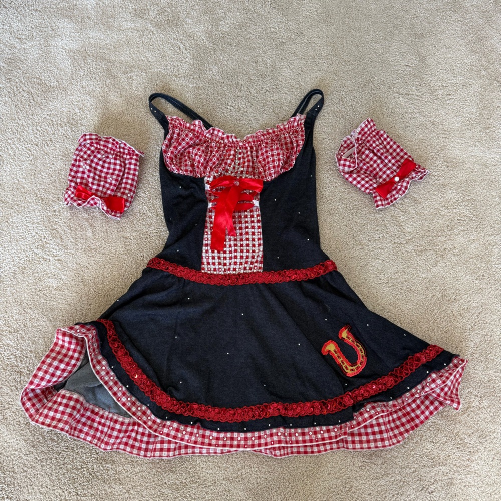CUSTOM Dance / Pageant OOC